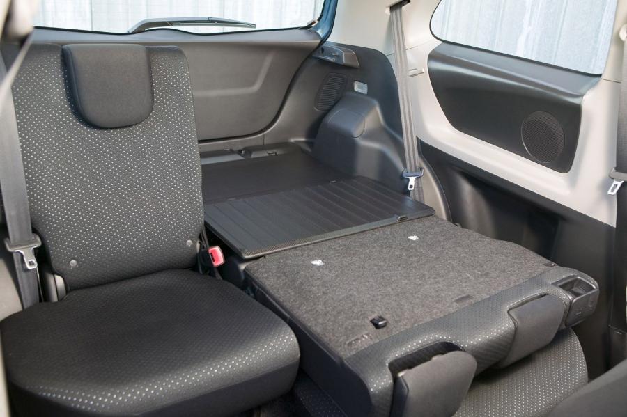  Toyota Yaris 2005 года  (фото 141 из 165)